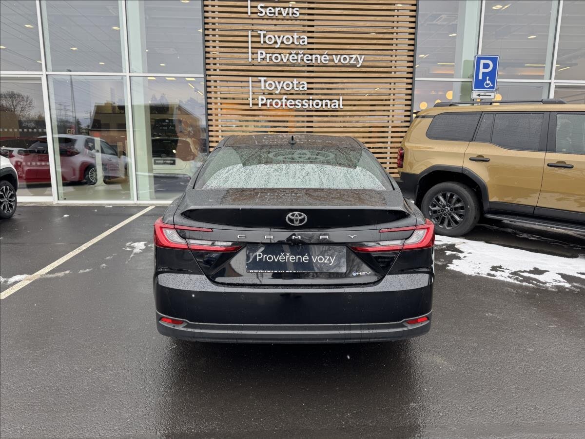 Toyota Camry Sedan 2,5 l 137 kw