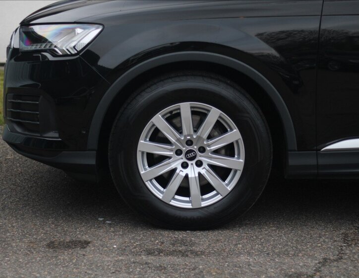 Audi Q7 10