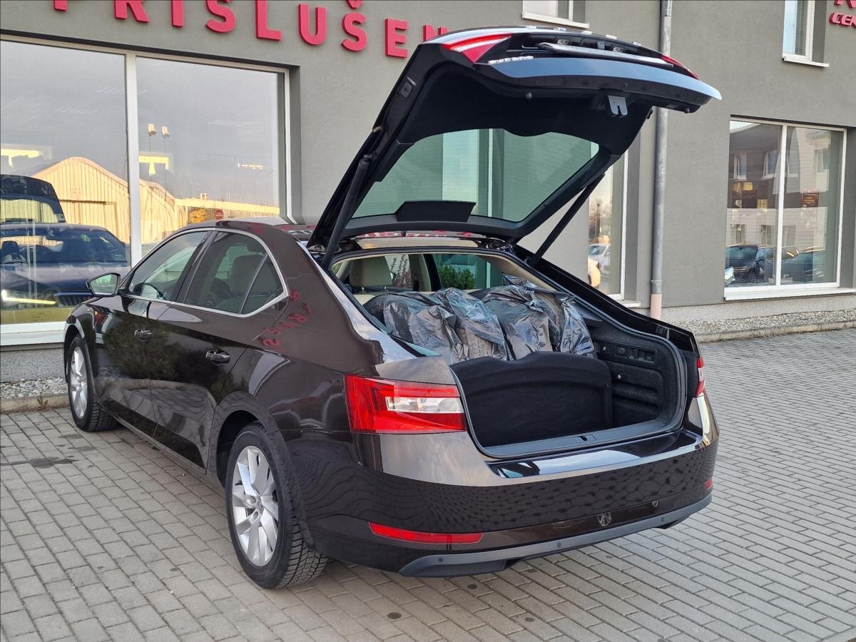 Škoda Superb Liftback 1,5 l 110 kw