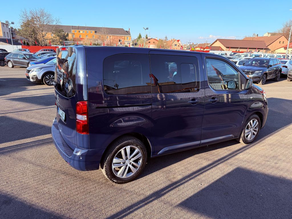 Peugeot Traveller