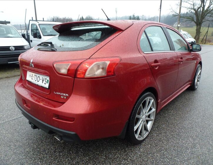 Mitsubishi Lancer Hatchback 2,0 l 217 kw