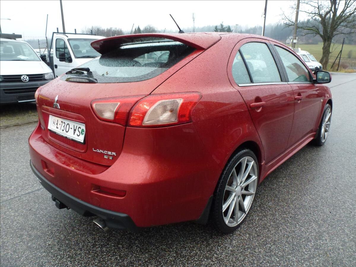 Mitsubishi Lancer Hatchback 2,0 l 217 kw