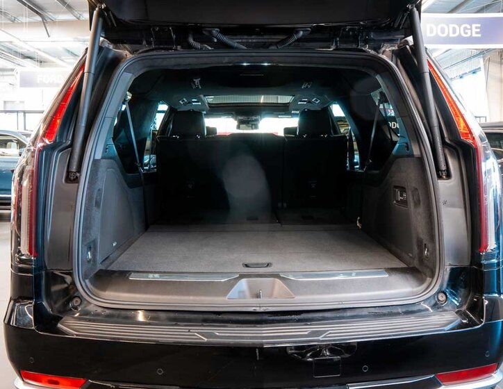 Cadillac Escalade SUV / Terénní 6,2 l 313 kw