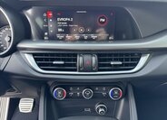 Alfa Romeo Stelvio SUV 2,0 l 206 kw