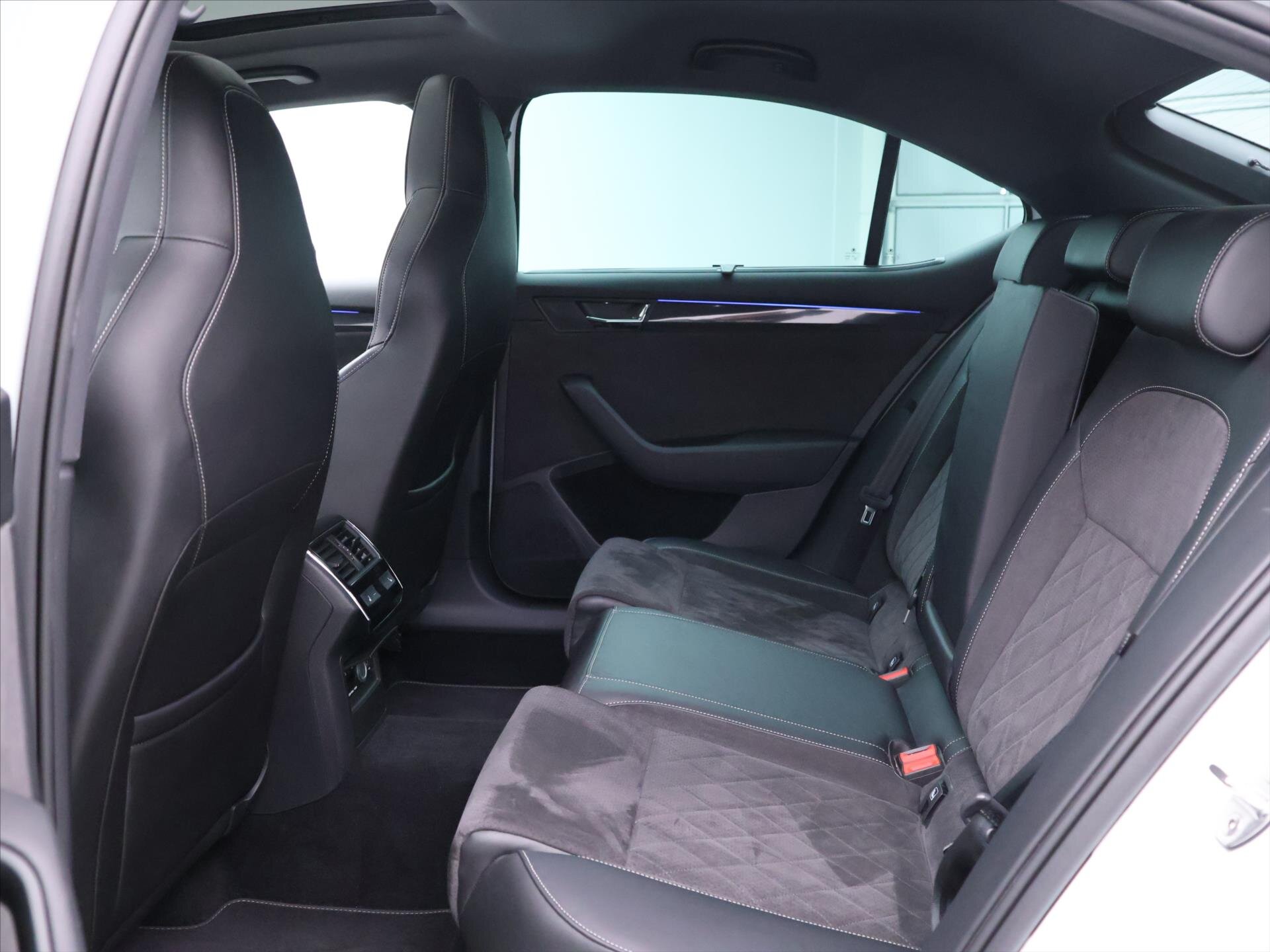 Škoda Superb Liftback 1,8 l 132 kw