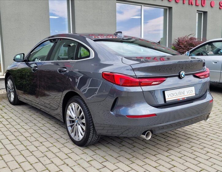 BMW Řada 2 8
