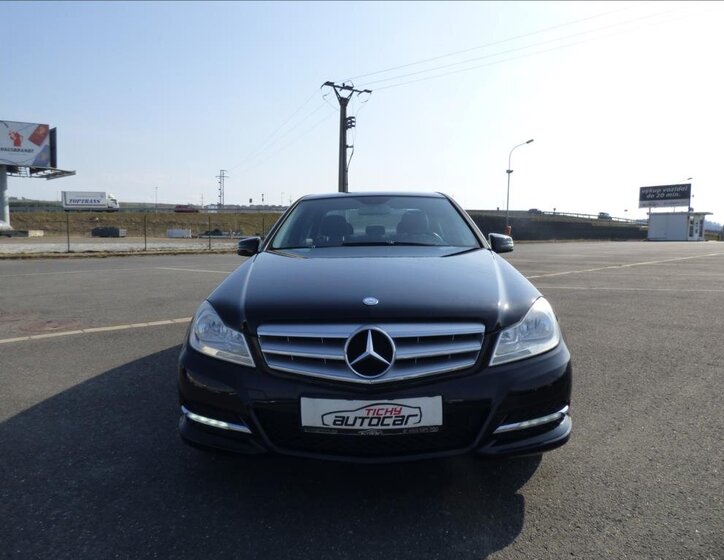 Mercedes-Benz Třídy C Sedan / Limuzína 2,1 l 88 kw