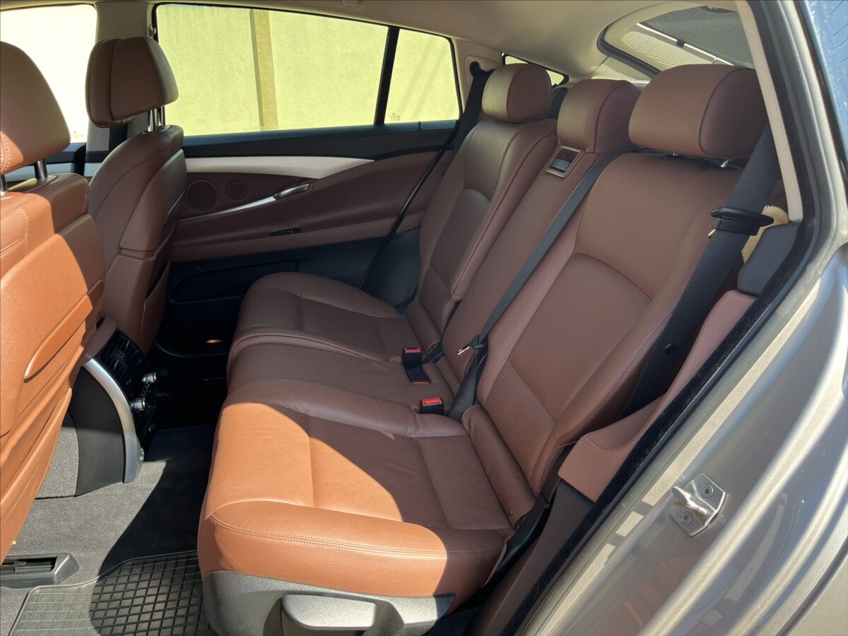 BMW Řada 5 Sedan / Limuzína 3,0 l 190 kw