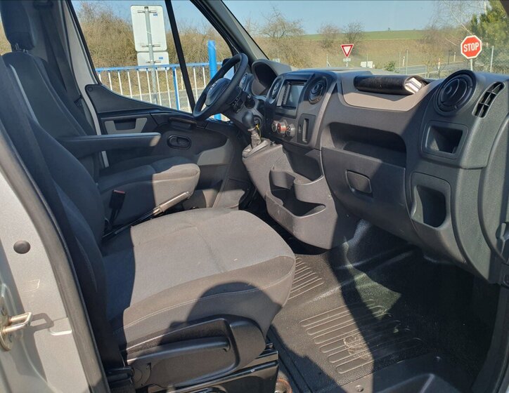 Nissan NV400 Sklápěč 2,3 l 120 kw