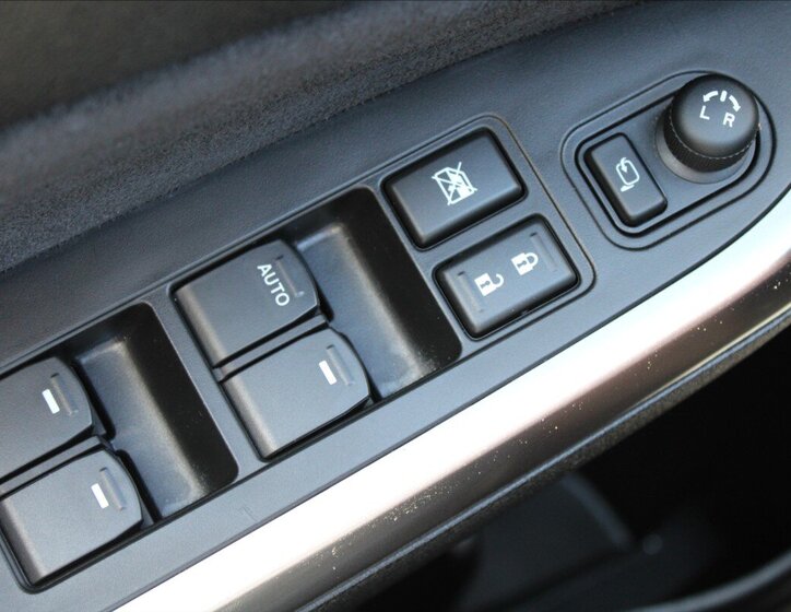 Suzuki Vitara SUV / Terénní 1,4 l 95 kw