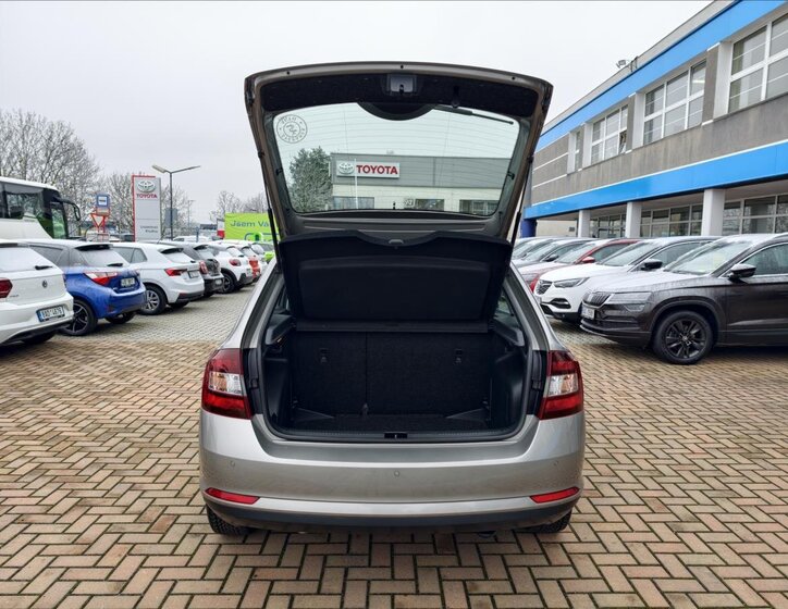 Škoda Rapid Hatchback 999,0 81 kw