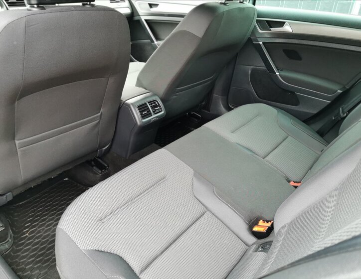 Volkswagen Golf Kombi 1,6 l 77 kw