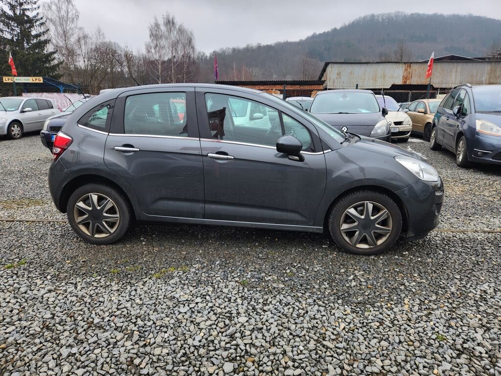 Ostatní Ostatní Hatchback 1,2 l 60 kw