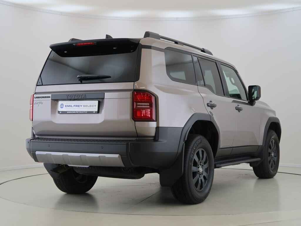Toyota Land Cruiser SUV / Terénní 2,8 l 151 kw