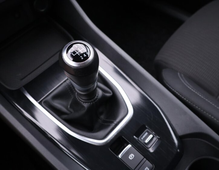 Nissan Qashqai SUV 1,3 l 103 kw