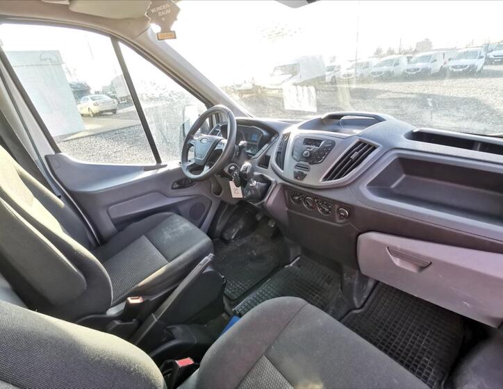 Ford Transit 8