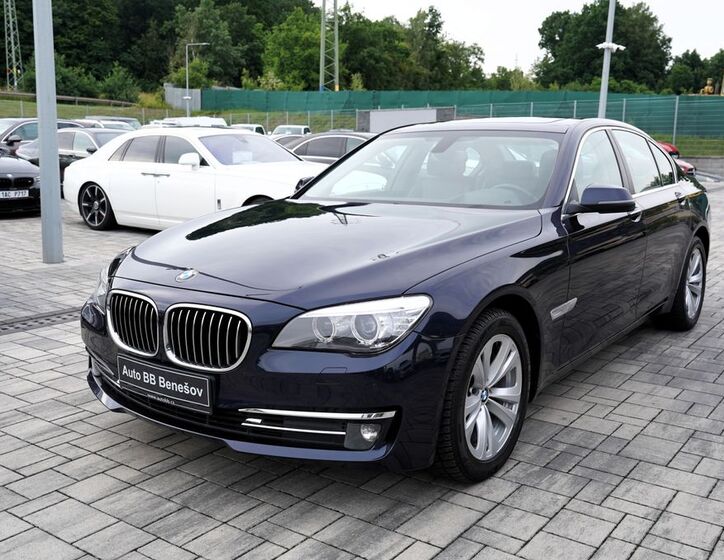 BMW Řada 7 2