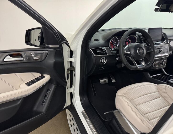 Mercedes-Benz GLS SUV / Terénní 5,5 l 430 kw