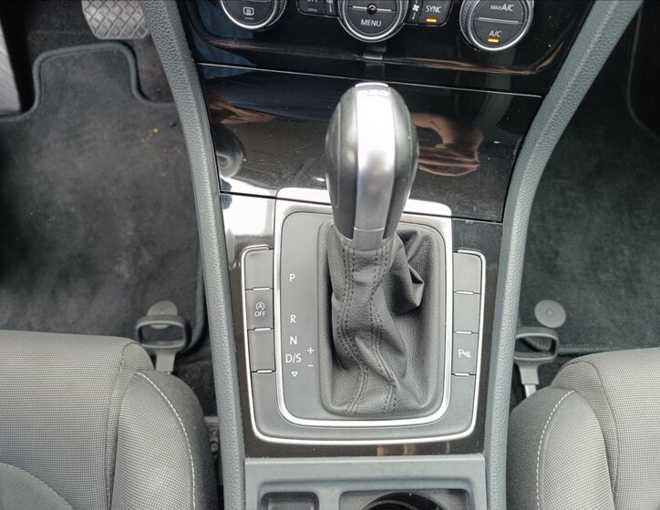 Volkswagen Golf Hatchback 1,4 l 110 kw