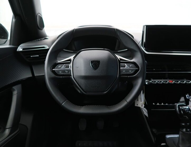 Peugeot 2008 SUV / Terénní 1,2 l 74 kw