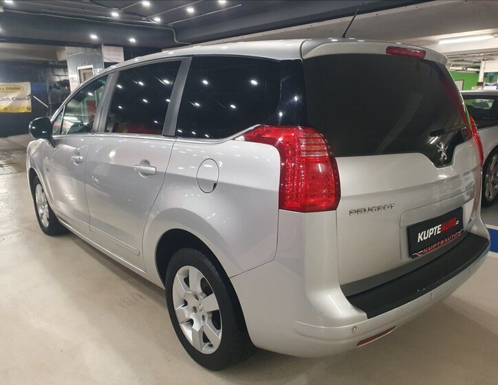 Peugeot 5008 MPV 1,6 l 88 kw