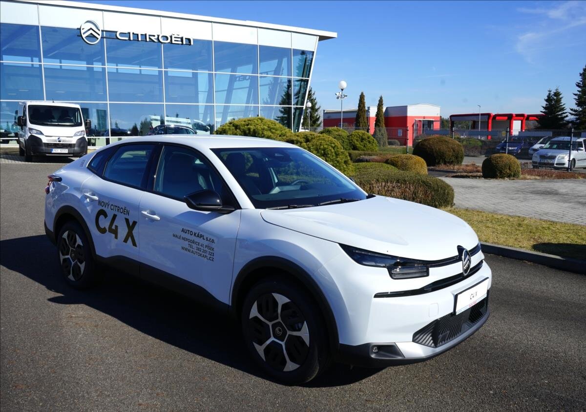Citroën C4 X Sedan / Limuzína 1,2 l 96 kw