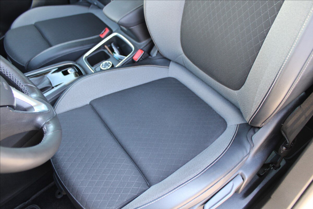 Opel Grandland X SUV / Terénní 1,5 l 96 kw