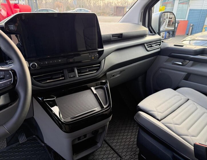 Ford Tourneo Custom Kombi 2,0 l 125 kw