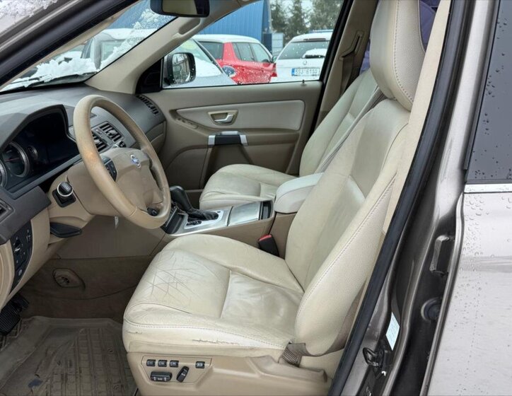 Volvo XC90 Kombi 2,4 l 147 kw