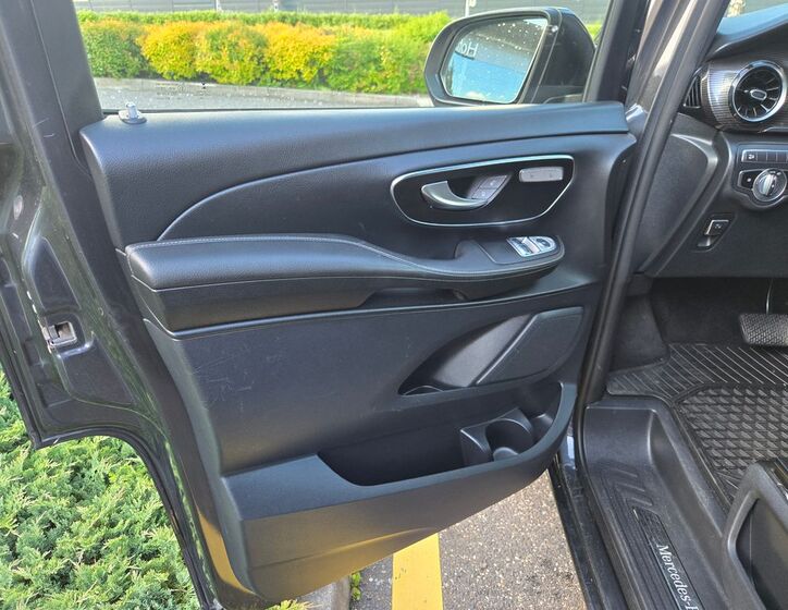 Mercedes-Benz Třídy V 9