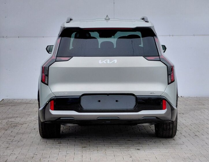 KIA EV9 7