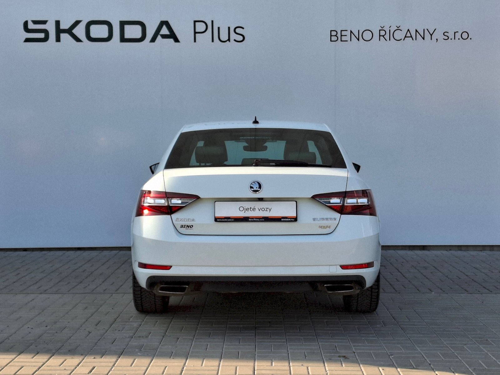 Škoda Superb Sedan / Limuzína 2,0 l 206 kw