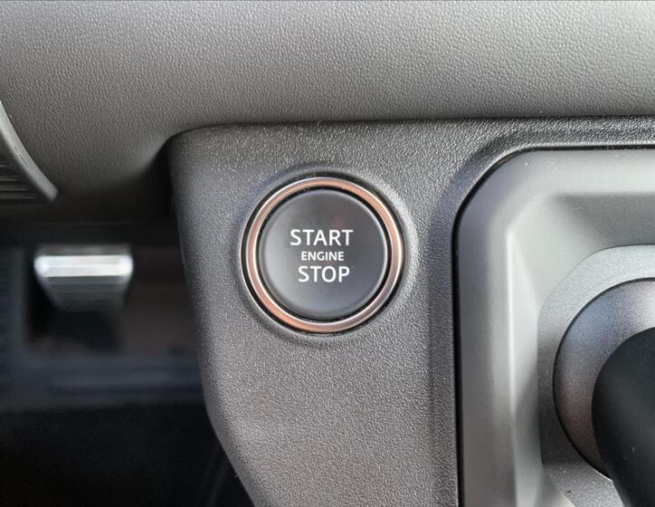 Land Rover Defender 42