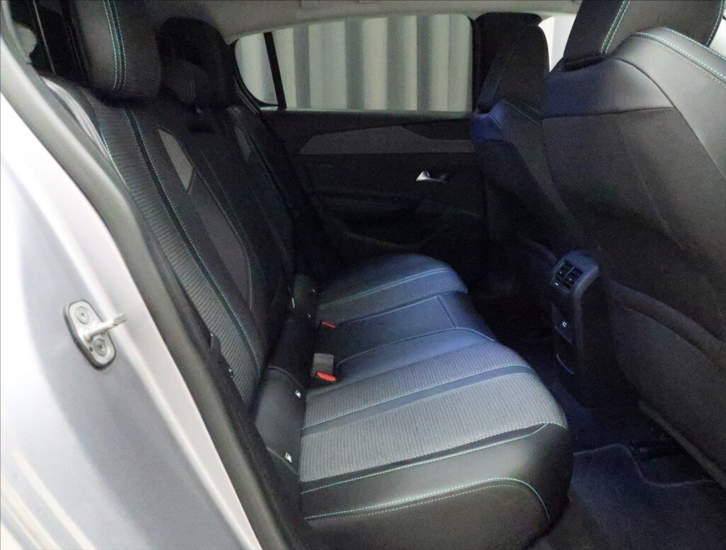 Peugeot 308 Hatchback 1,2 l 96 kw