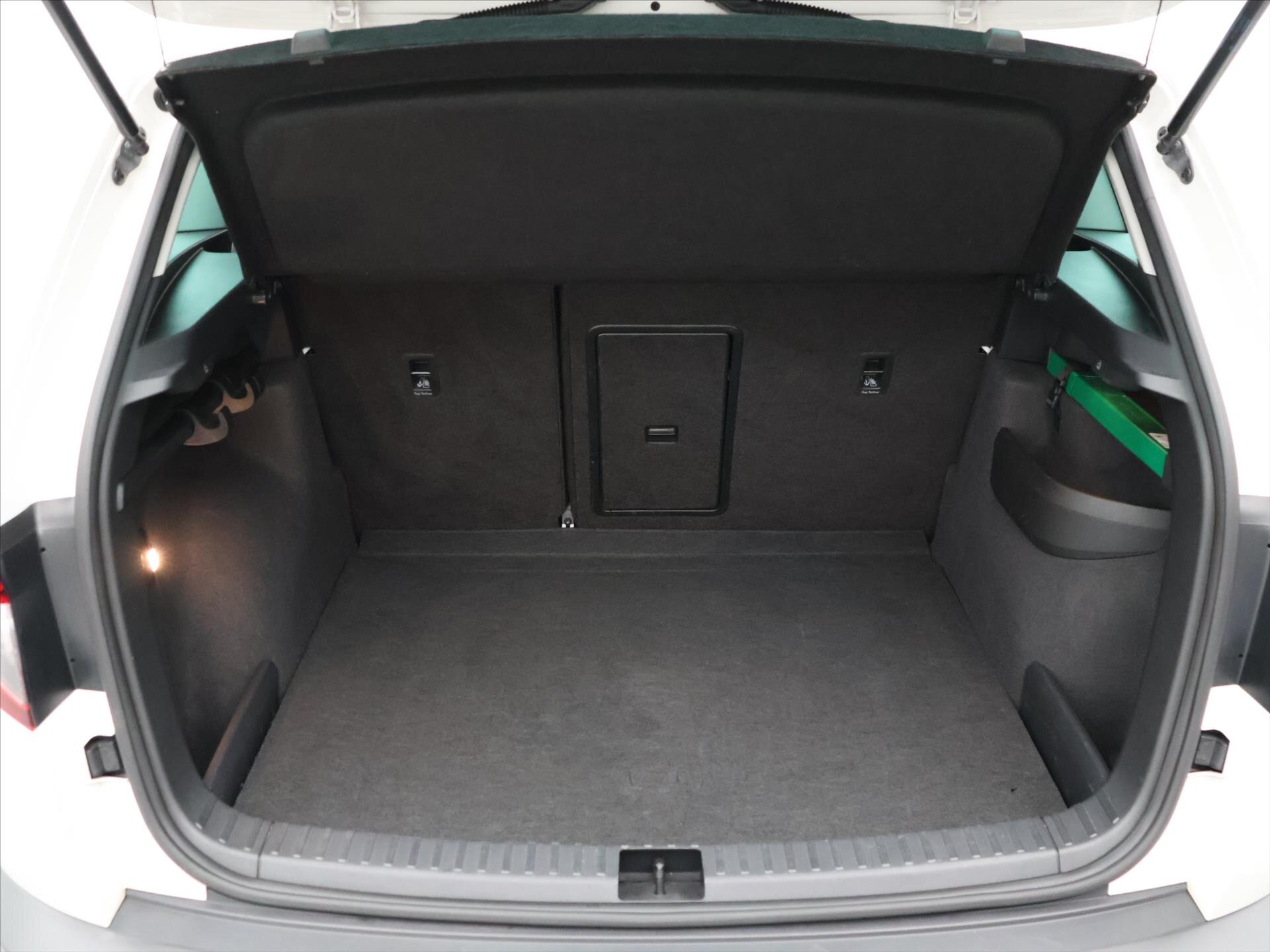 Škoda Karoq SUV / Terénní 1,6 l 85 kw