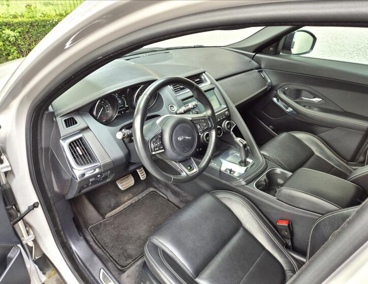Jaguar E-Pace SUV 2,0 l 184 kw