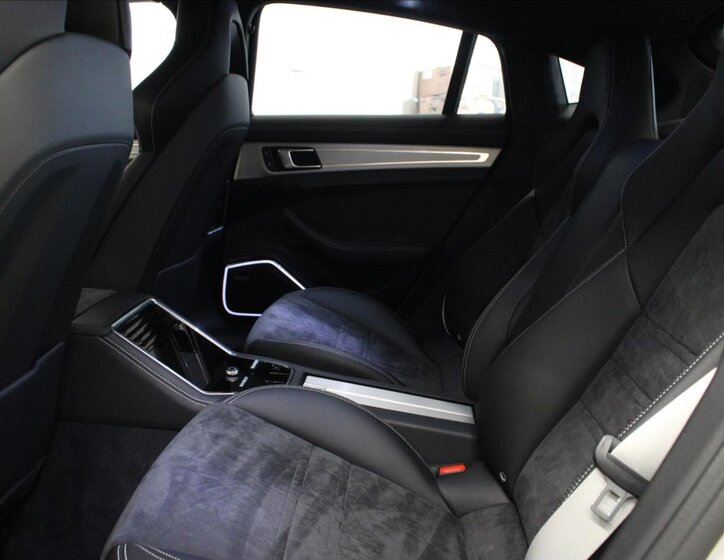 Porsche Panamera Hatchback 4,0 l 368 kw