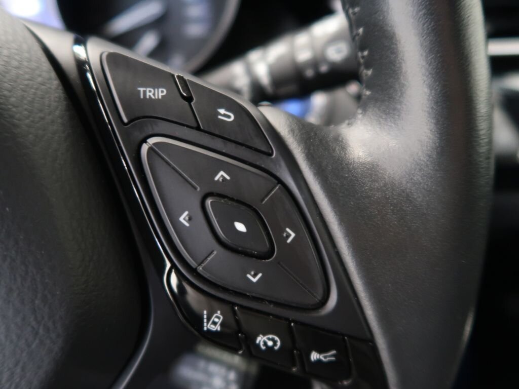 Toyota C-HR SUV 1,8 l 72 kw