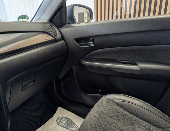 Suzuki Vitara Hatchback 1,4 l 95 kw