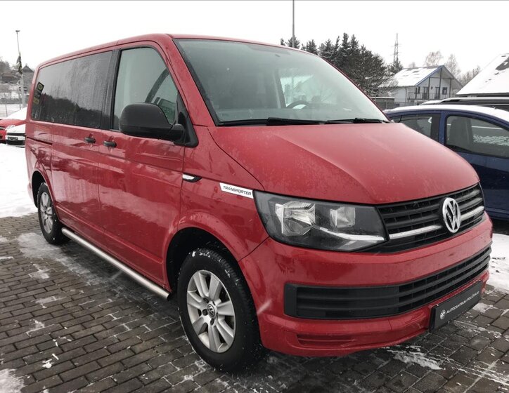 Volkswagen Transporter Kombi 2,0 l 62 kw