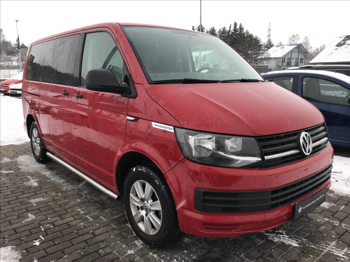 Volkswagen Transporter Kombi 2,0 l 62 kw