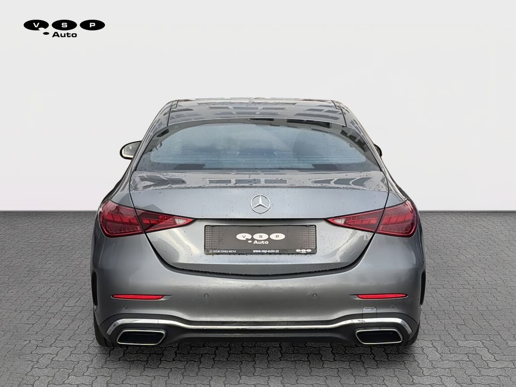 Mercedes-Benz Třídy C Sedan 2,0 l 145 kw