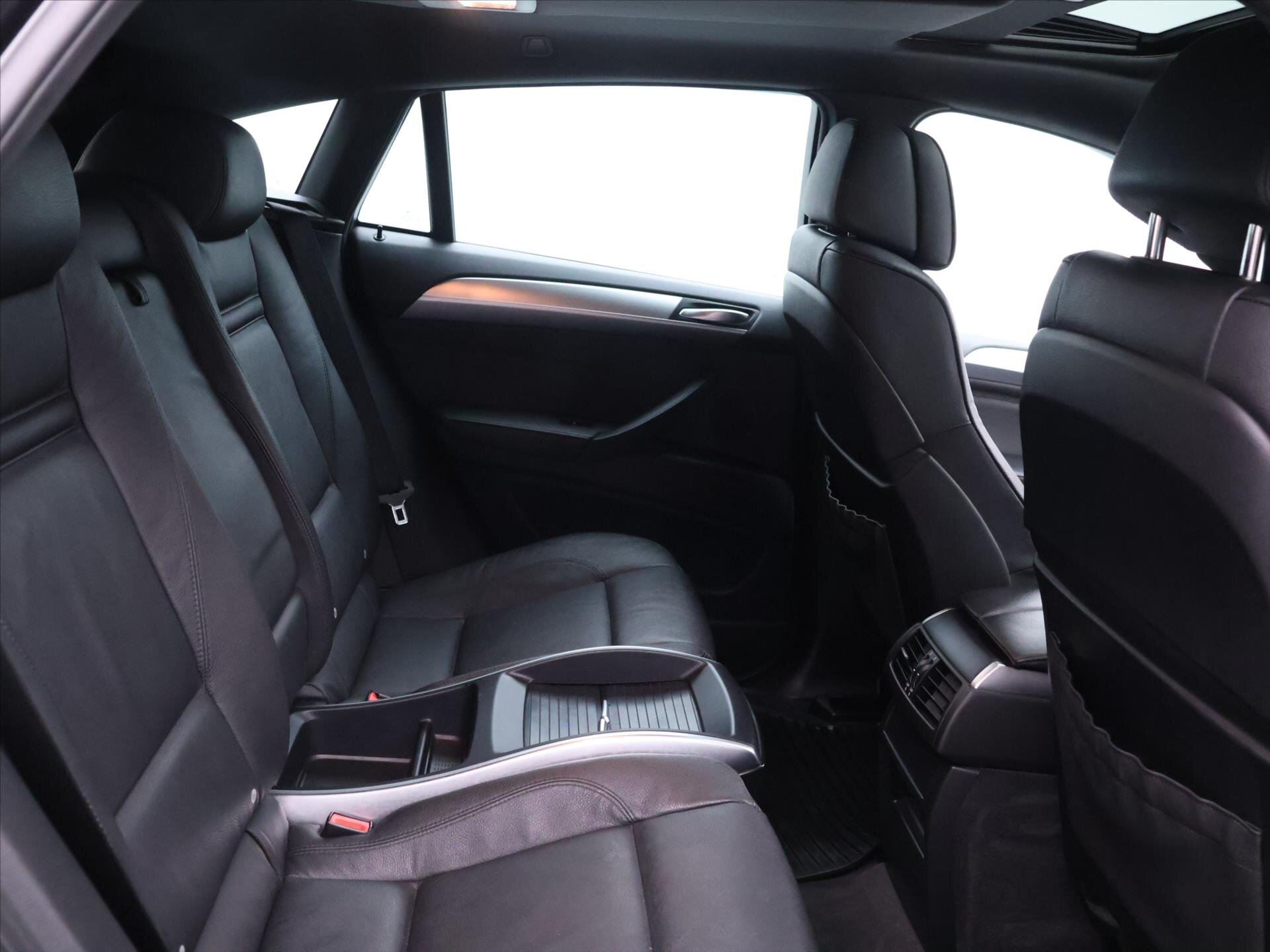 BMW X6 SUV 3,0 l 225 kw