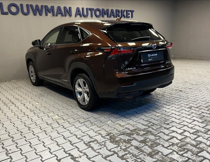 Lexus NX 300h SUV 2,5 l 145 kw