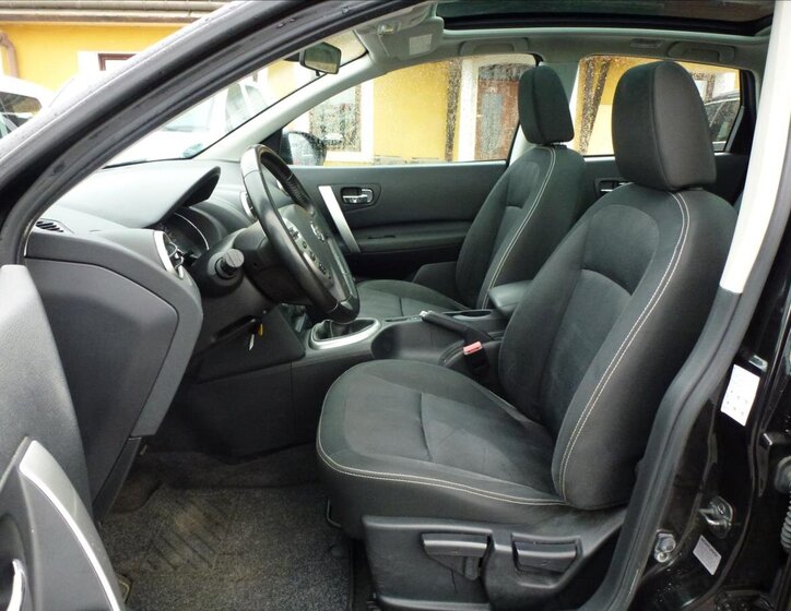 Nissan Qashqai SUV / Terénní 2,0 l 104 kw