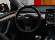 Tesla Model Y 19