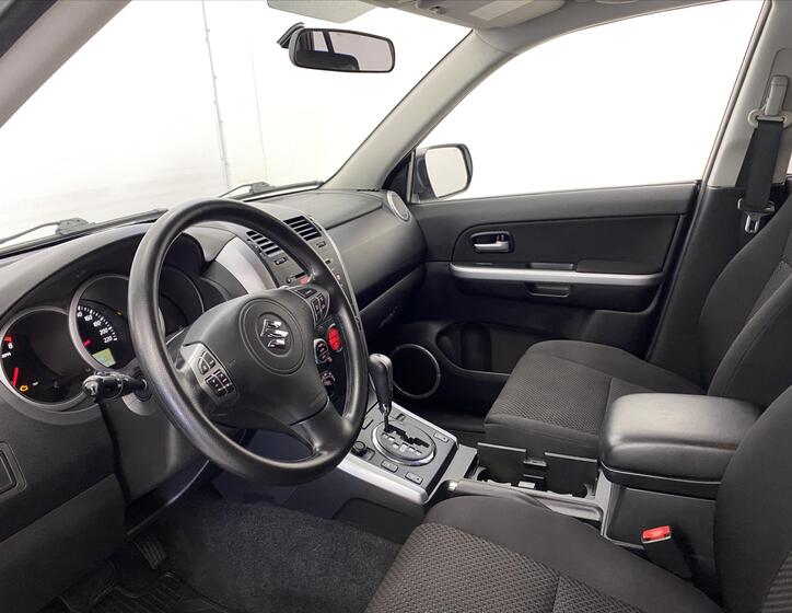 Suzuki Grand Vitara 5