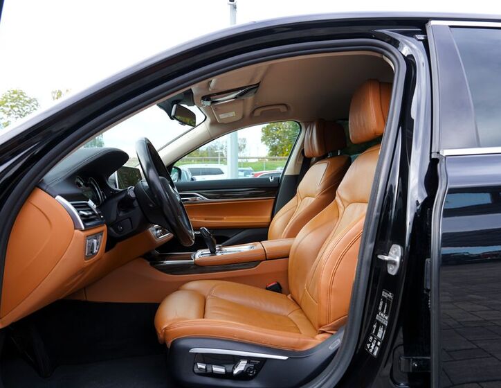BMW Řada 7 21