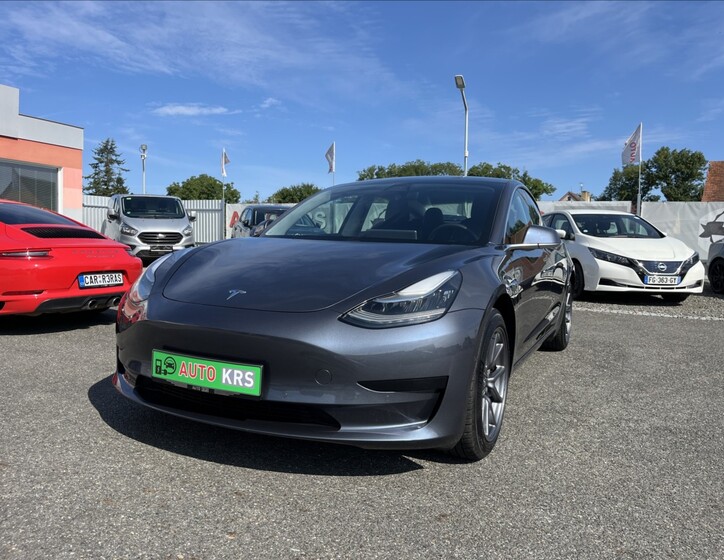 Tesla Model 3 14
