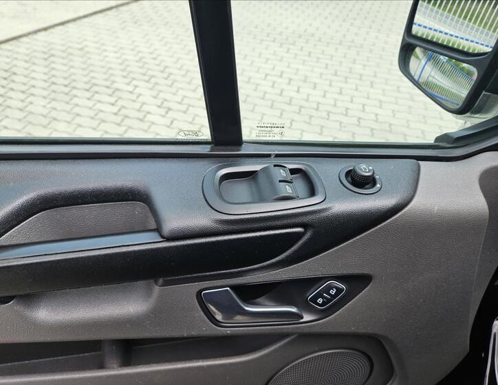 Ford Transit Custom 10